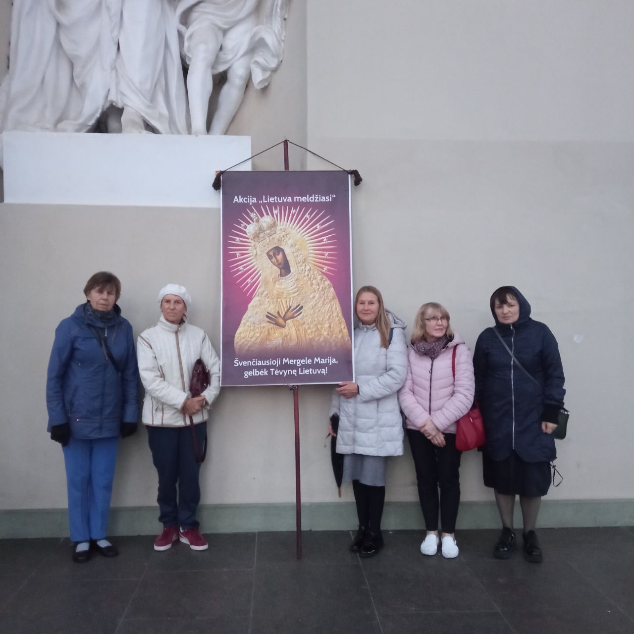 Vilniuje spalio 4d. meldėsi 5 maldininkai.
