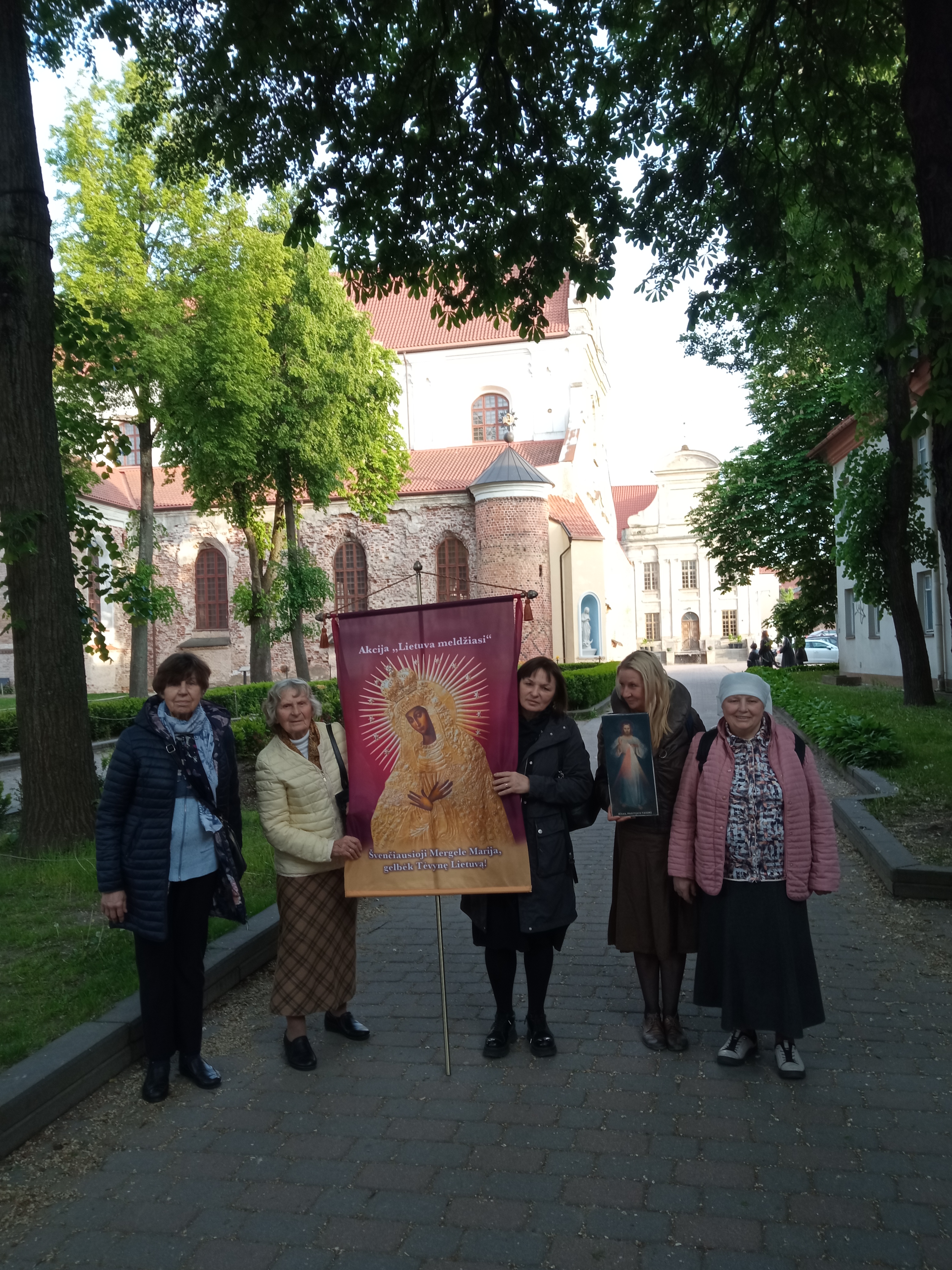 Gegužės 15 d. Vilniuje meldėsi 5 maldininkės
